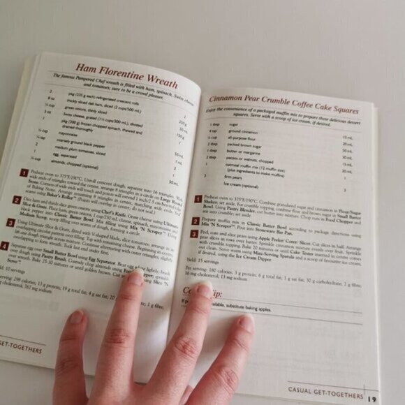 Pampered Chef Recipes 2001 Seasons Best Vintage Cookbook Booklet Canadian - Picture 7 of 9